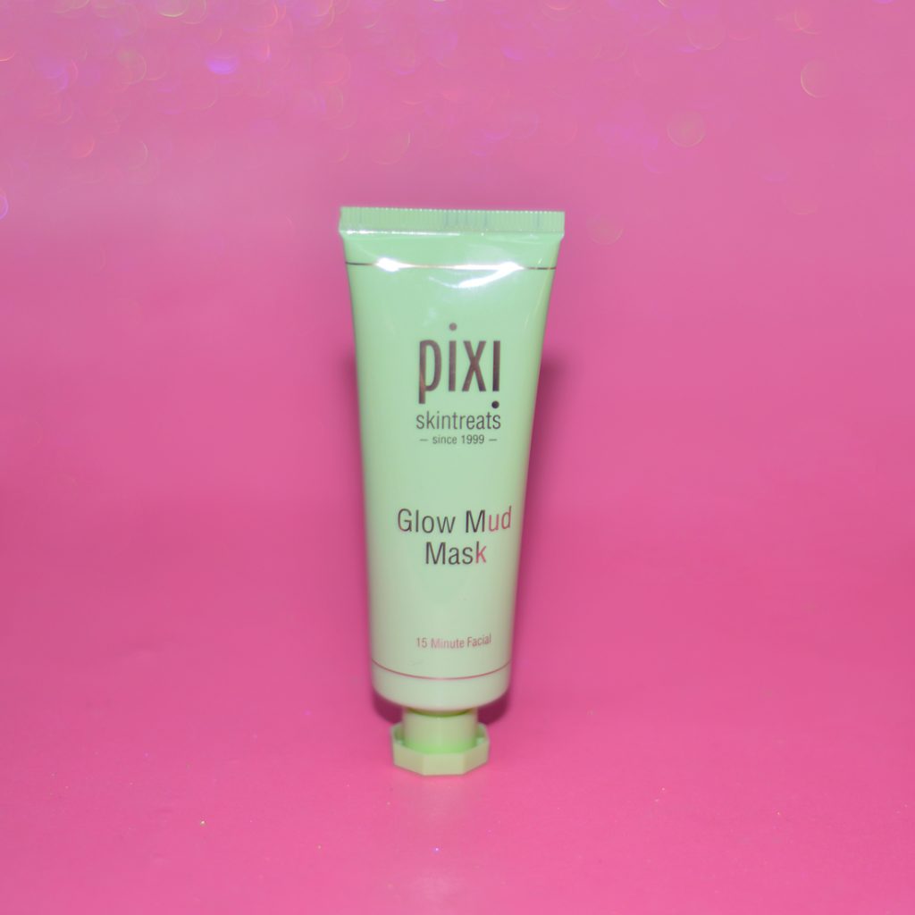 Los Angeles Cruelty-Free Beauty Blogger, Emily Wolf Beauty shares her full nighttime skin care routine with a list of products she uses. Pixi glow mud mask