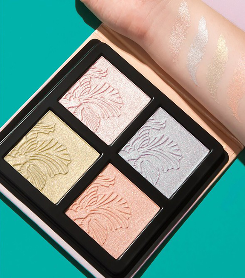 Los Angeles Cruelty-Free Beauty Blogger, Emily Wolf Beauty shares the best cruelty-free holiday gift guide for the holiday season. Wet N Wild MegaGlo Highlighting Palette